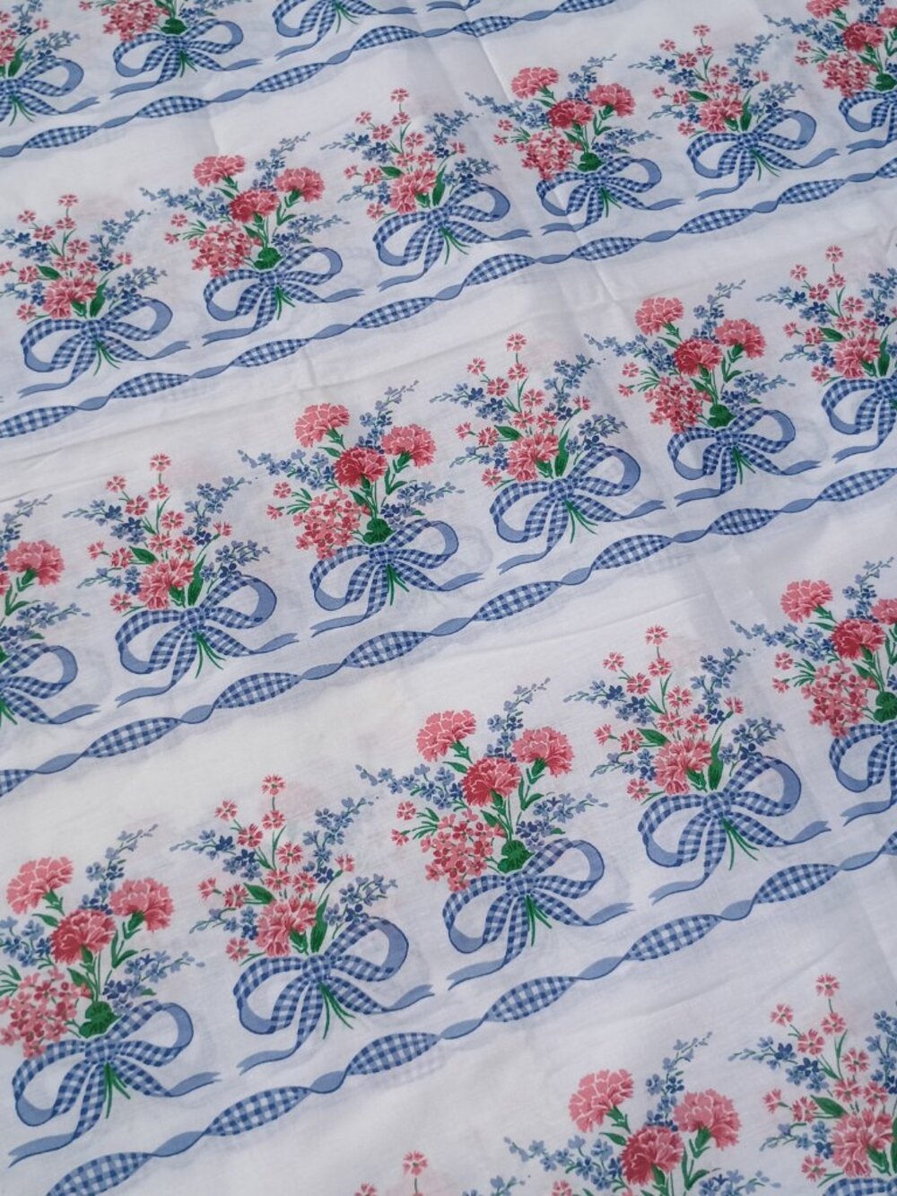 Vintage Floral Fabric White with Blue and Pink Gingham Bows 4 Yards Cottagecore - Picture 10 of 10